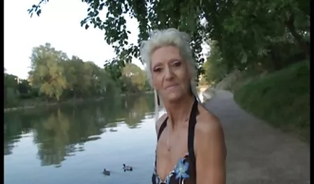 Bangin 'dans la salle de film x amateur streaming bain