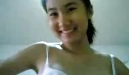 Gloryhole Salle voir film x gratuit de bain avec 5 filles qui le font