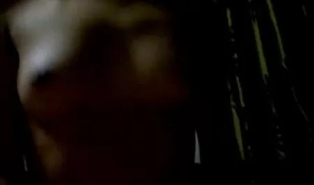 Pigtailed Emma - Se brosser film x en streaming les cheveux longs