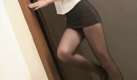 PornStar voir films pornos Pinky se prend une capuche au club de strip-tease