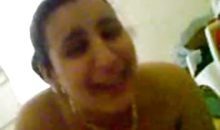 Red Nails Granny Fingers Jouets et streaming film porno complet se propage puis suce une bite