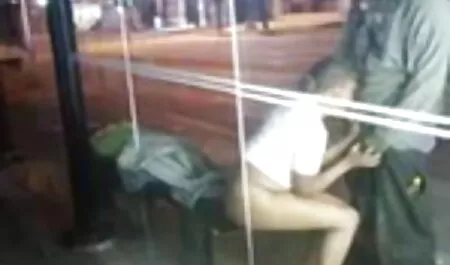 Vintage fille tellement excitée pour vidéo porno en streaming baiser et avaler du sperme