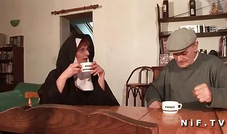 Salope blonde prend une vraie gorge rugueuse et baise film porno streaming en francais la chatte