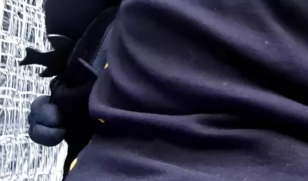 Elle mange regarder film porno gratuit du sperme dans un bol