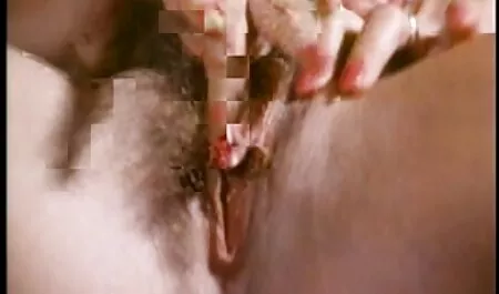 Brunette sexy video sexe gratuit streaming dans le bain