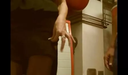 Les meilleurs amis adolescents partagent videos streaming de films pornos un mec chanceux - allemand