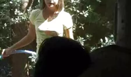 Nasty vieux techer prend deux jeunes vidéos x streaming bites