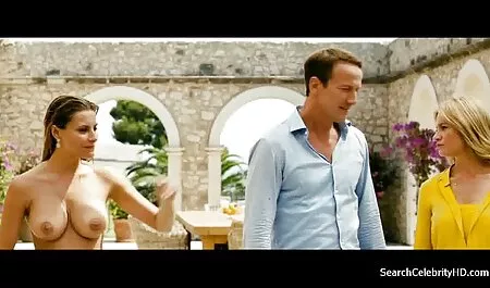 Une voir films x MILF anale maigre aux petits seins baise