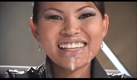 Une fille blonde s'amuse à baiser avec les vieux parents de film de cul en streaming son copain