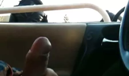 Fille tatouée baisée streaming porno francais gratuit sur un canapé