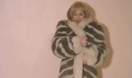 Natalia descend la film x vintage streaming bite